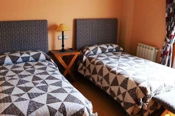 Hotel Miralba Alba De Los Cardanos Екстер'єр фото